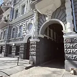 в центрі одеси біля дерибасівської вулиці та оперного театру Grotess דירה אודסה