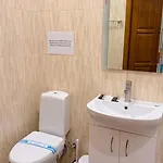 в центрі одеси біля дерибасівської вулиці та оперного театру Grotess Apartment