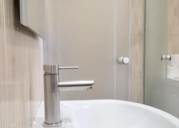 Apartment в центрі одеси біля дерибасівської вулиці та оперного театру Grotess Odesa