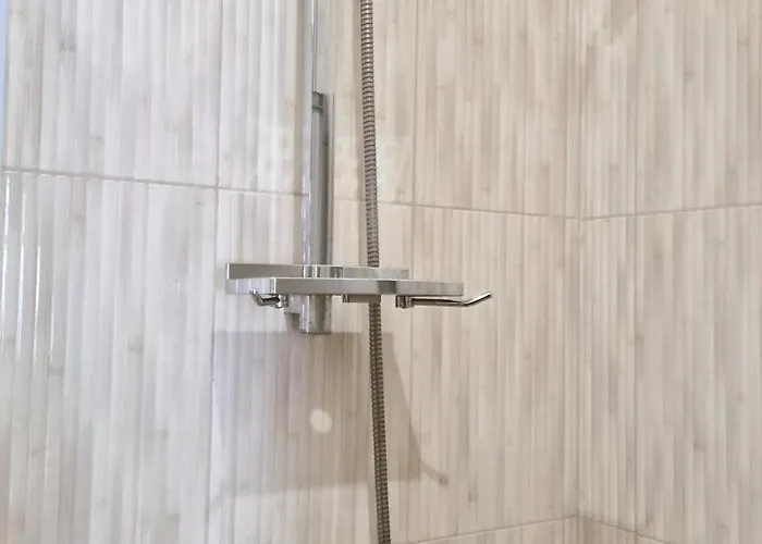 в центрі одеси біля дерибасівської вулиці та оперного театру Grotess Apartment *